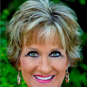 Meet your Posher, Shellie